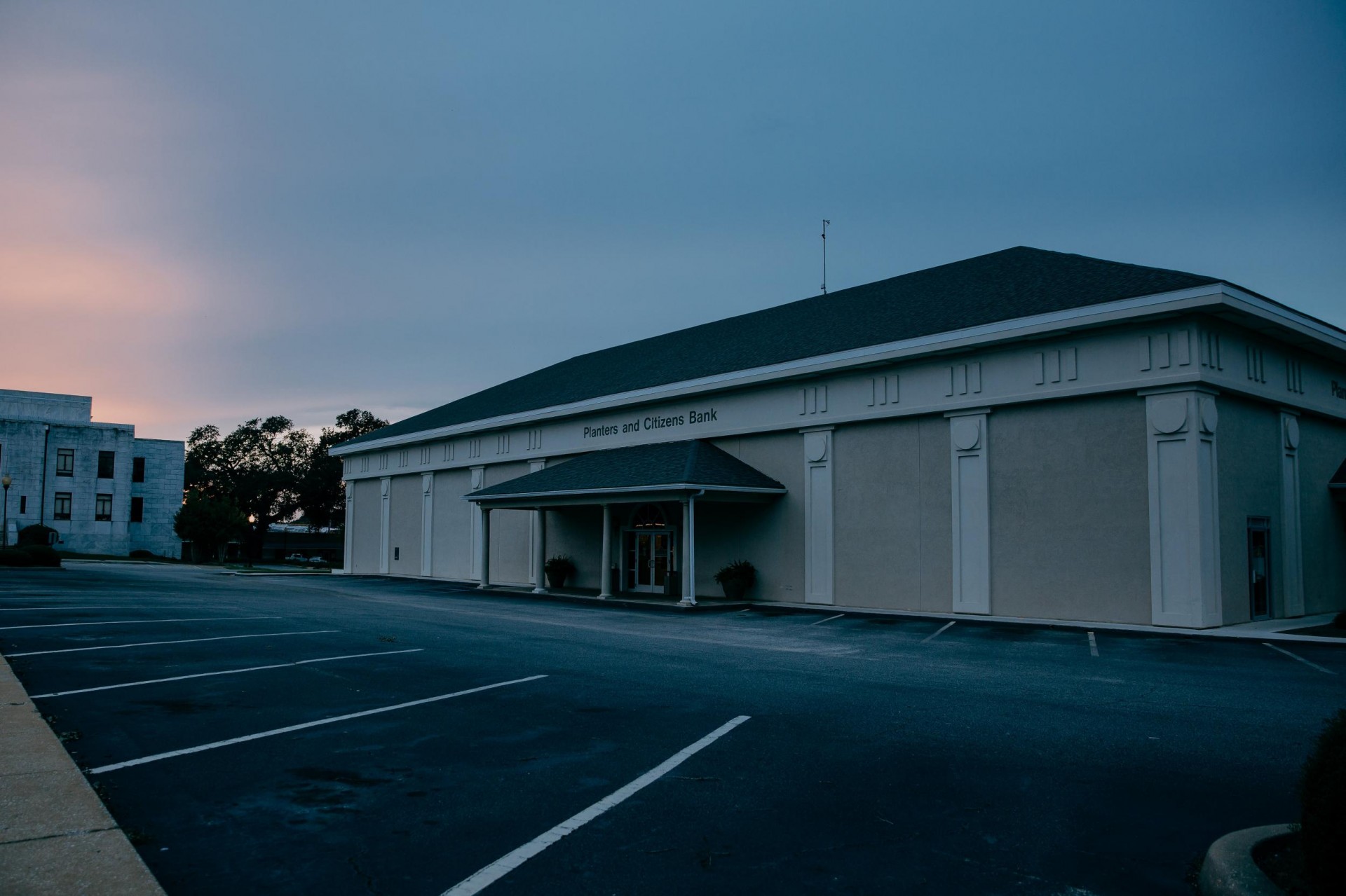 Closed on Thanksgiving Day<br />Closing at 1PM Friday, November 28 (Black Friday)